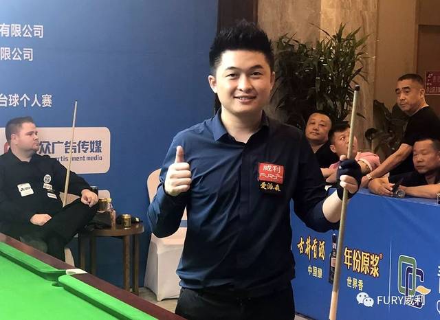 赛场外的观 赛场外的观